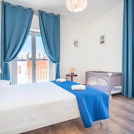 Panoramic House With Terrace - Marina Apartment *